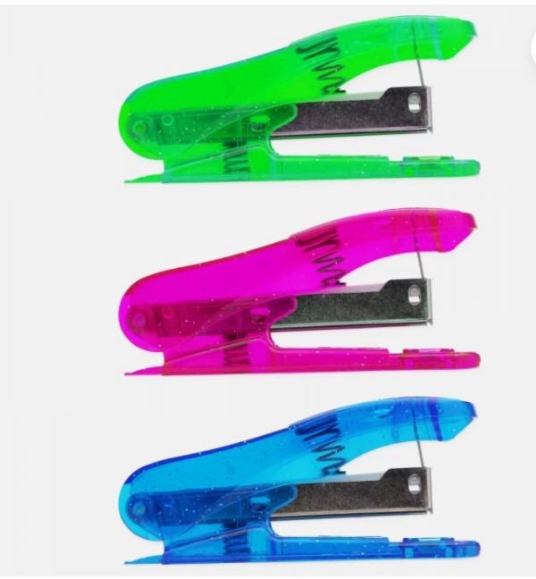 Stapler with 500 staples pins Random Colour